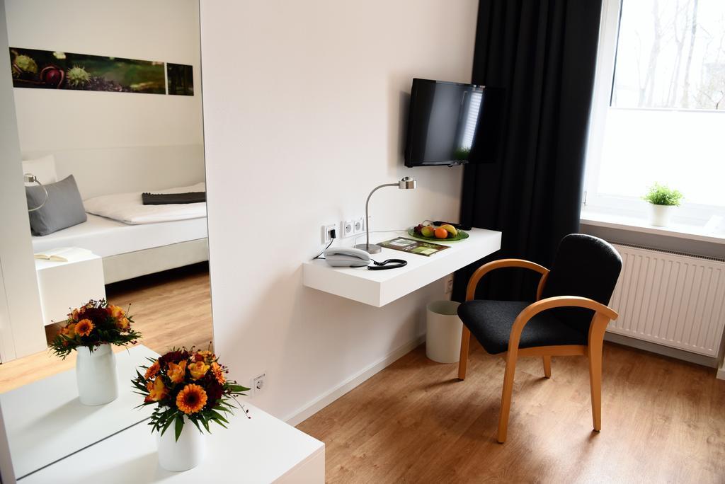 Hotel Am Alten Park Augsburg Bagian luar foto